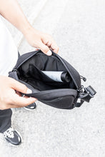 画像をギャラリービューアに読み込む, MAIN LOGO SPECIAL SHOULDER BAG