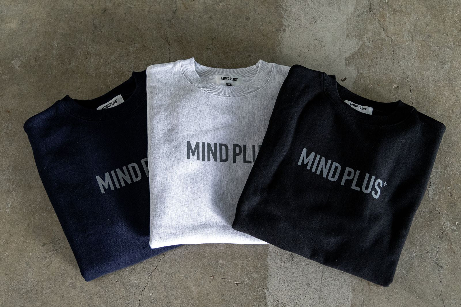 MIND PLUS 長袖 ホワイト S クロスネックラメトレーナー \u2013 DayGLORY